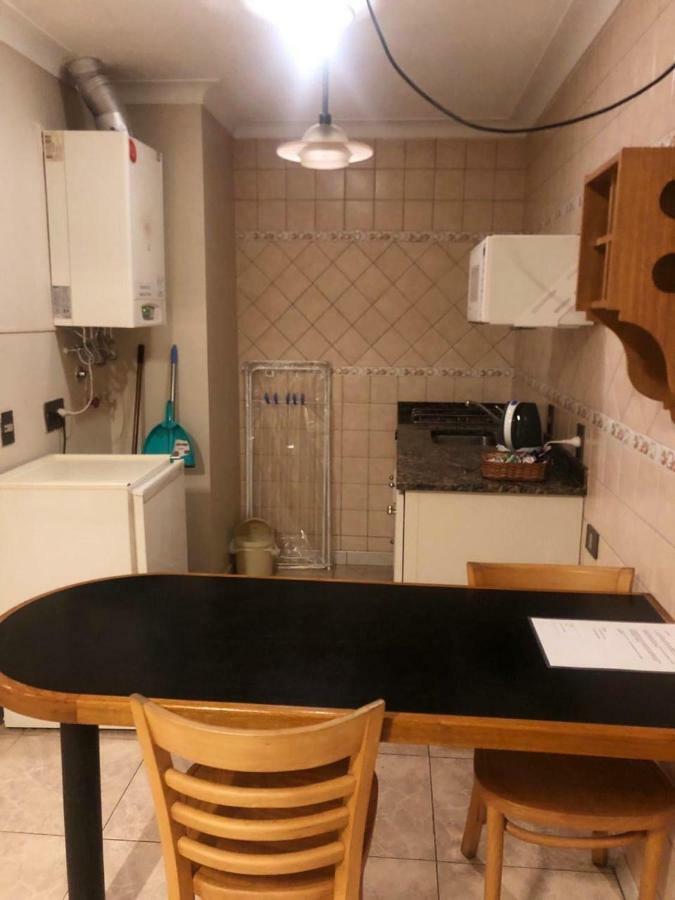 Departamento céntrico Mendoza-Reina Victoria Appartamento Esterno foto